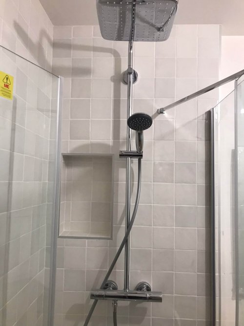 Dépose d'une baignoire pour créer une douche à Colombes